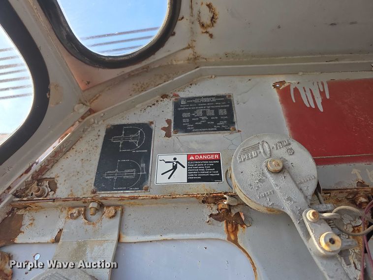 image for item FI0719 1965 Link Belt FMC TC108B crane