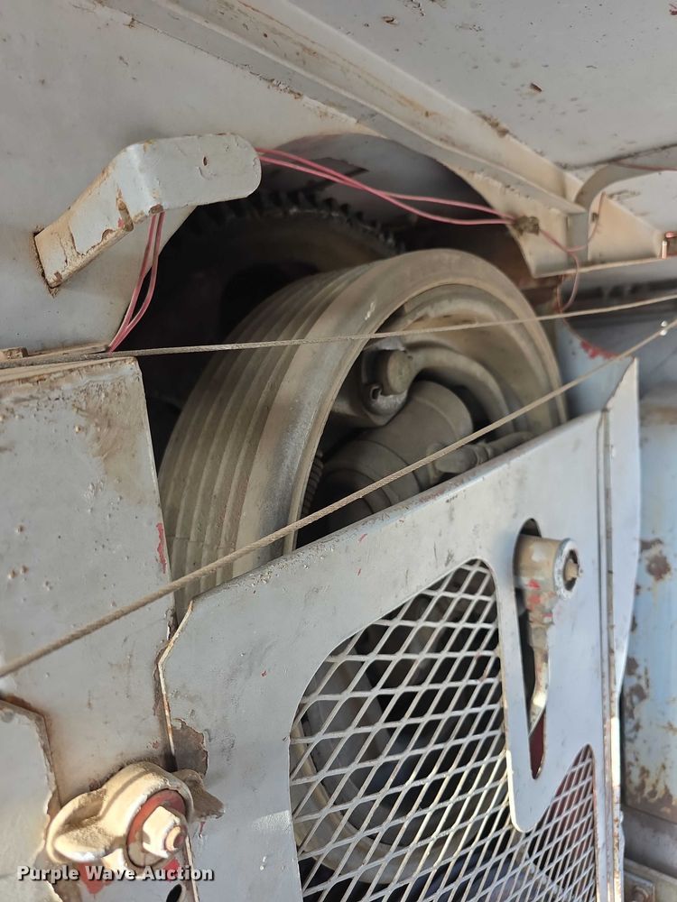 image for item FI0719 1965 Link Belt FMC TC108B crane