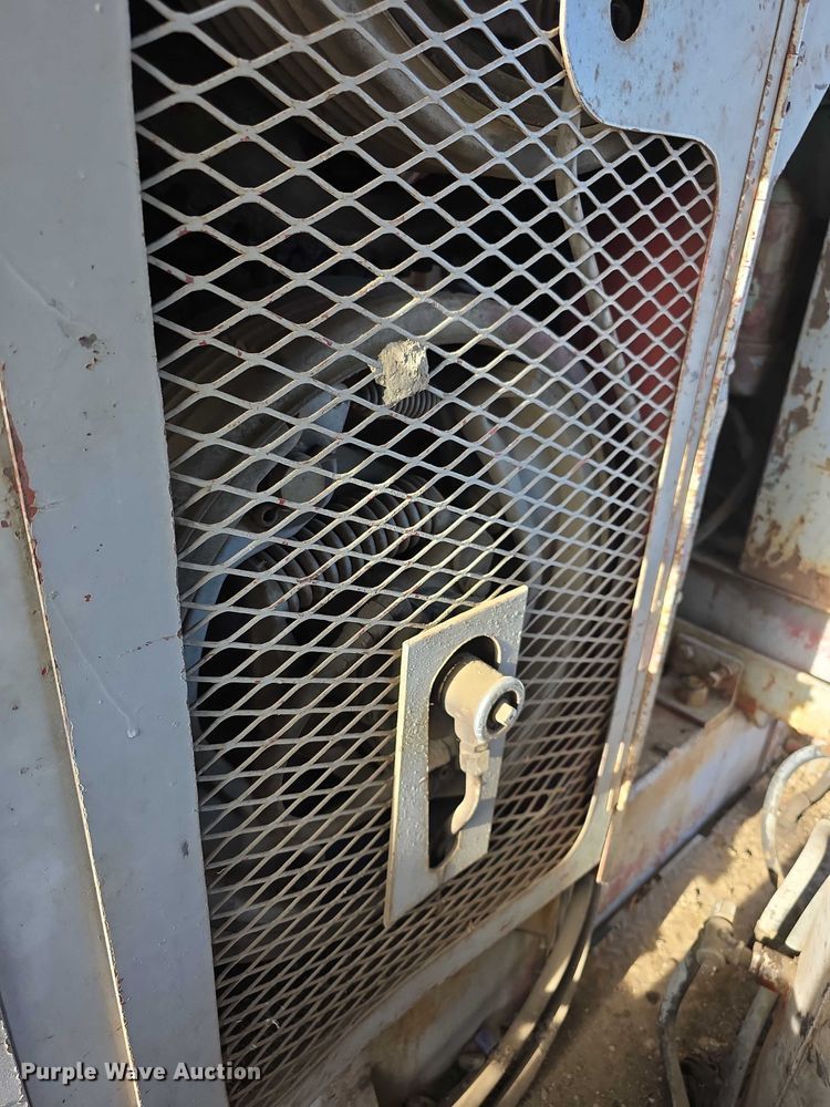 image for item FI0719 1965 Link Belt FMC TC108B crane