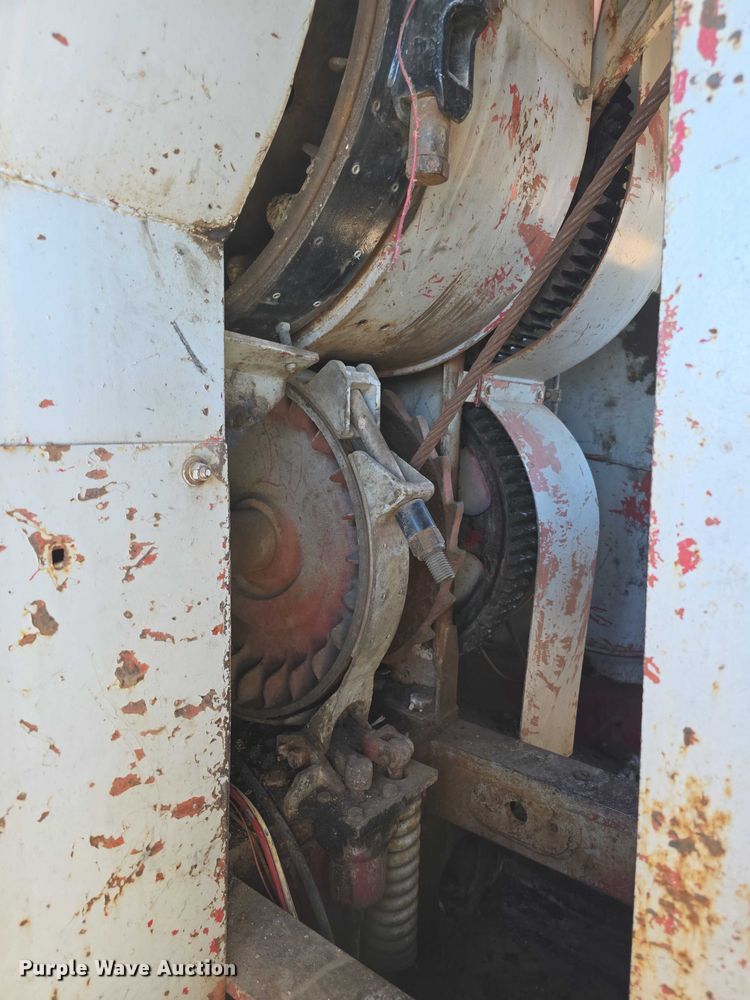 image for item FI0719 1965 Link Belt FMC TC108B crane