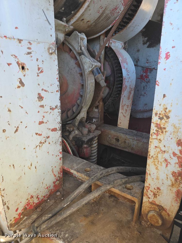 image for item FI0719 1965 Link Belt FMC TC108B crane