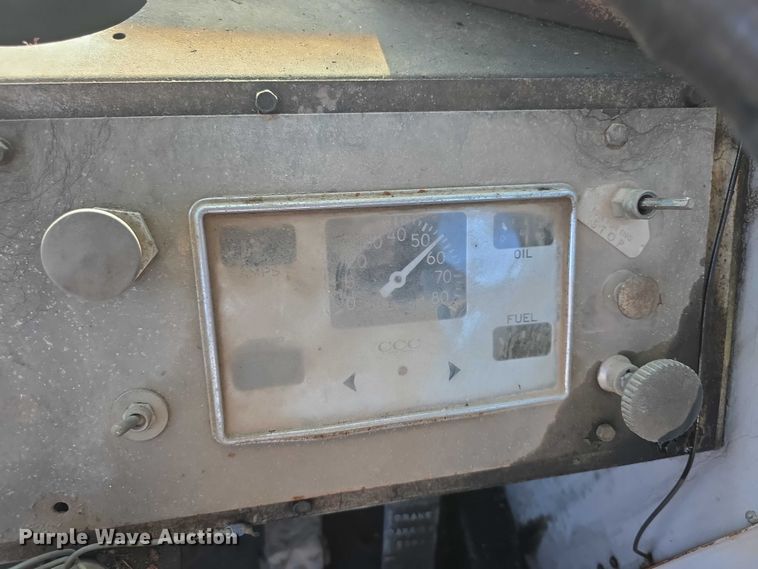 image for item FI0719 1965 Link Belt FMC TC108B crane