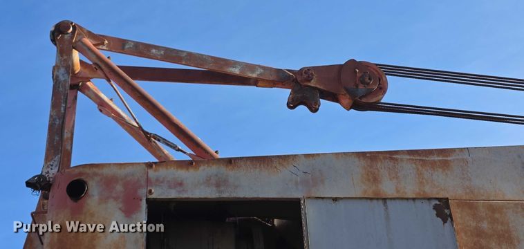 image for item FI0719 1965 Link Belt FMC TC108B crane