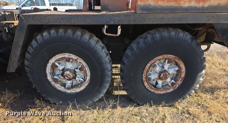 image for item FI0719 1965 Link Belt FMC TC108B crane