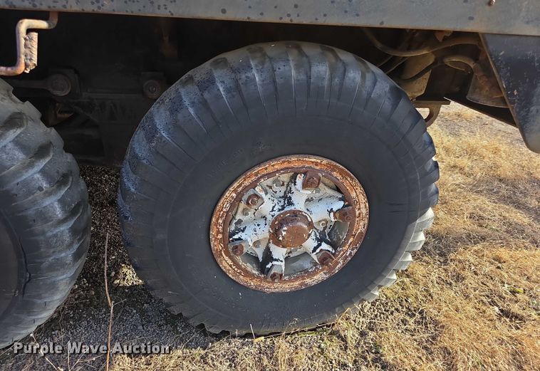 image for item FI0719 1965 Link Belt FMC TC108B crane