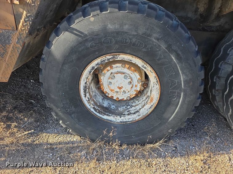 image for item FI0719 1965 Link Belt FMC TC108B crane