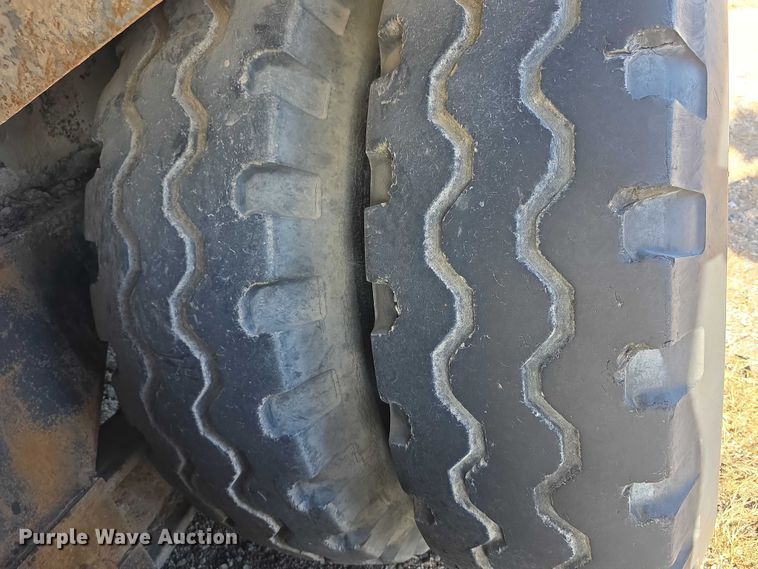 image for item FI0719 1965 Link Belt FMC TC108B crane