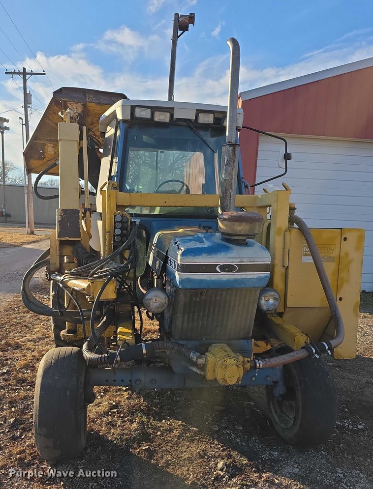 image for item FI0727 Ford 6610 tractor