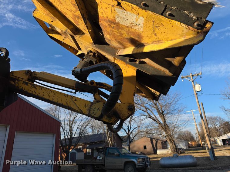 image for item FI0727 Ford 6610 tractor