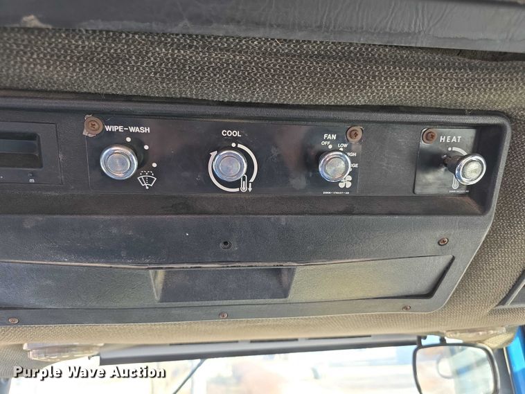 image for item FI0727 Ford 6610 tractor