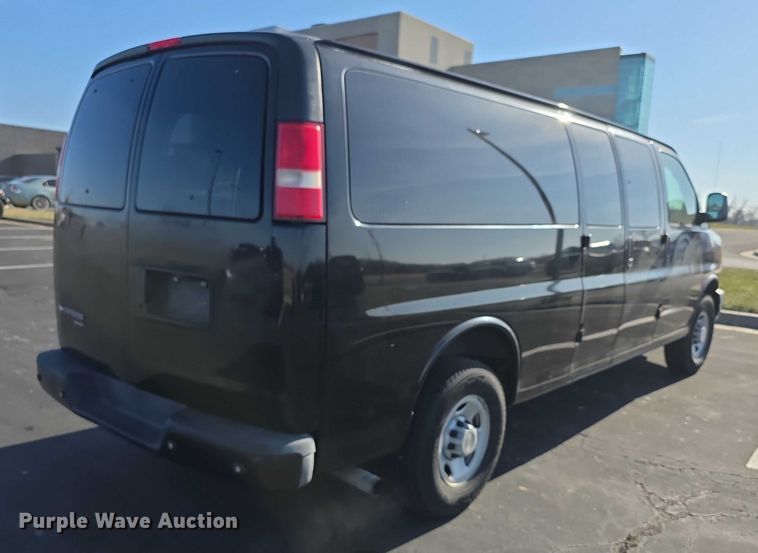 image for item FI0734 2008 Chevrolet Express prisoner transport van