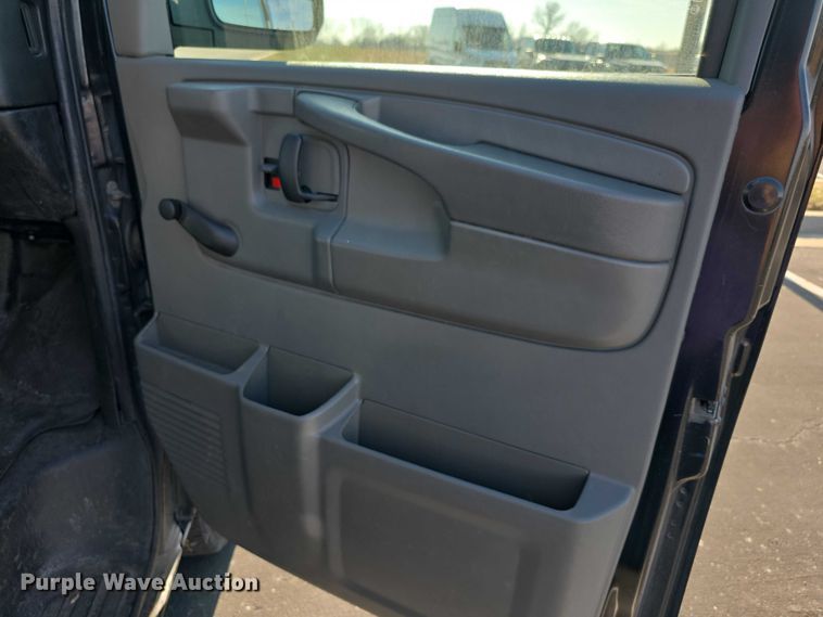 image for item FI0734 2008 Chevrolet Express prisoner transport van