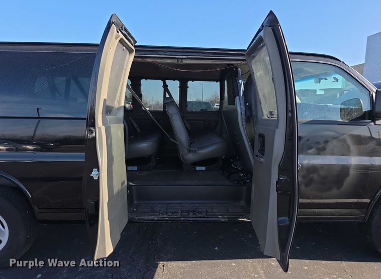 image for item FI0734 2008 Chevrolet Express prisoner transport van