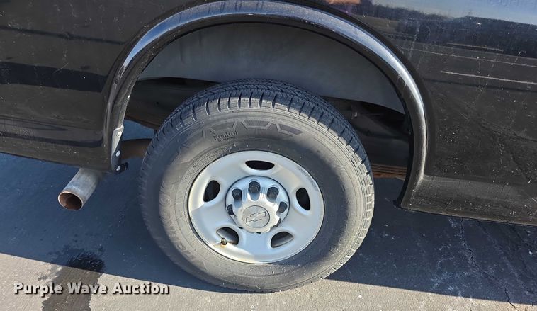 image for item FI0734 2008 Chevrolet Express prisoner transport van