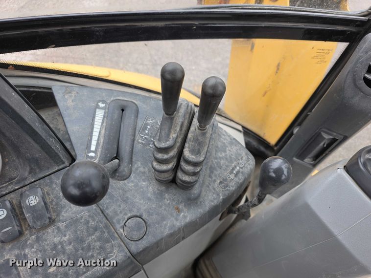 image for item FK0657 2008 Caterpillar 450E backhoe