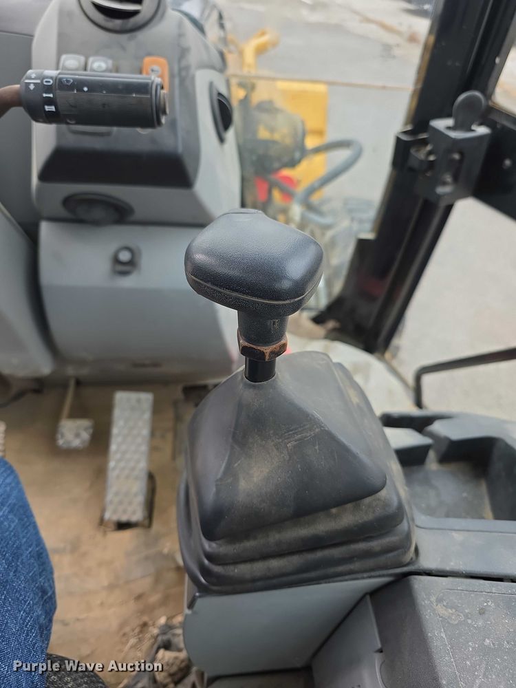 image for item FK0657 2008 Caterpillar 450E backhoe