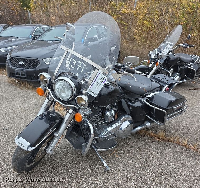 image for item FK0662 2017 Harley Davidson Police Road King motorcycle