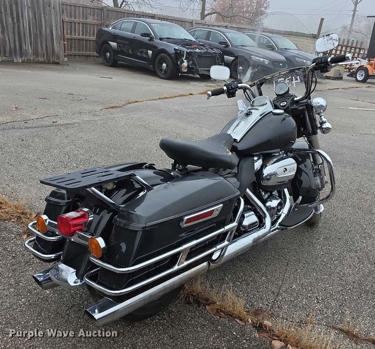 image for item FK0662 2017 Harley Davidson Police Road King motorcycle
