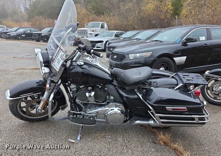 image for item FK0662 2017 Harley Davidson Police Road King motorcycle