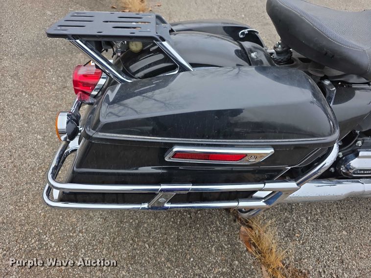 image for item FK0662 2017 Harley Davidson Police Road King motorcycle