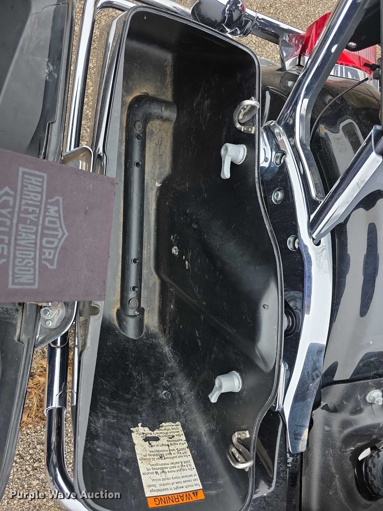 image for item FK0662 2017 Harley Davidson Police Road King motorcycle