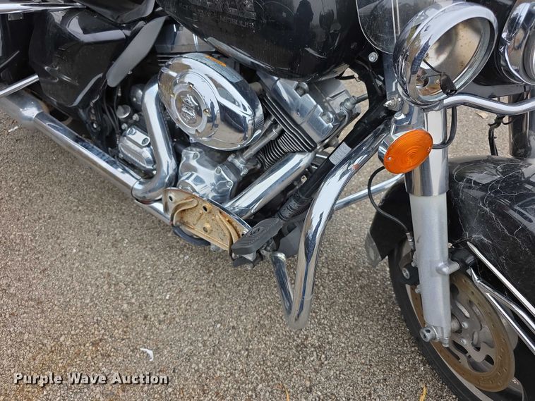 image for item FK0663 2013 Harley Davidson Police Road King motorcycle