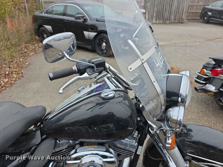 image for item FK0663 2013 Harley Davidson Police Road King motorcycle