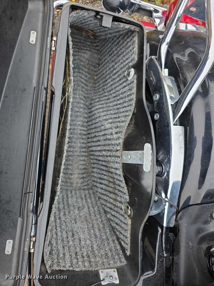 image for item FK0663 2013 Harley Davidson Police Road King motorcycle