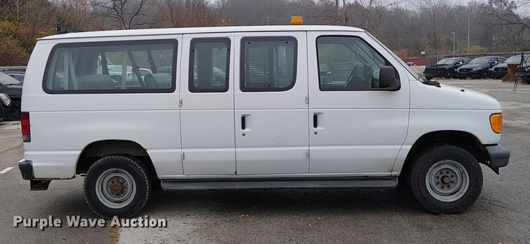 image for item FK0675 2007 Ford E350 van