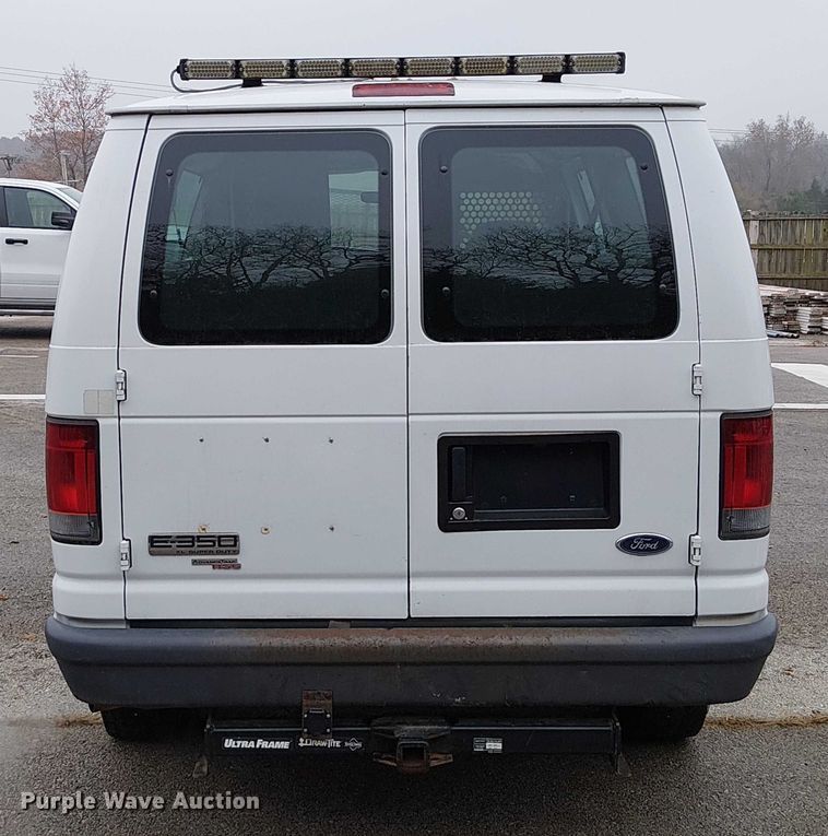 image for item FK0675 2007 Ford E350 van