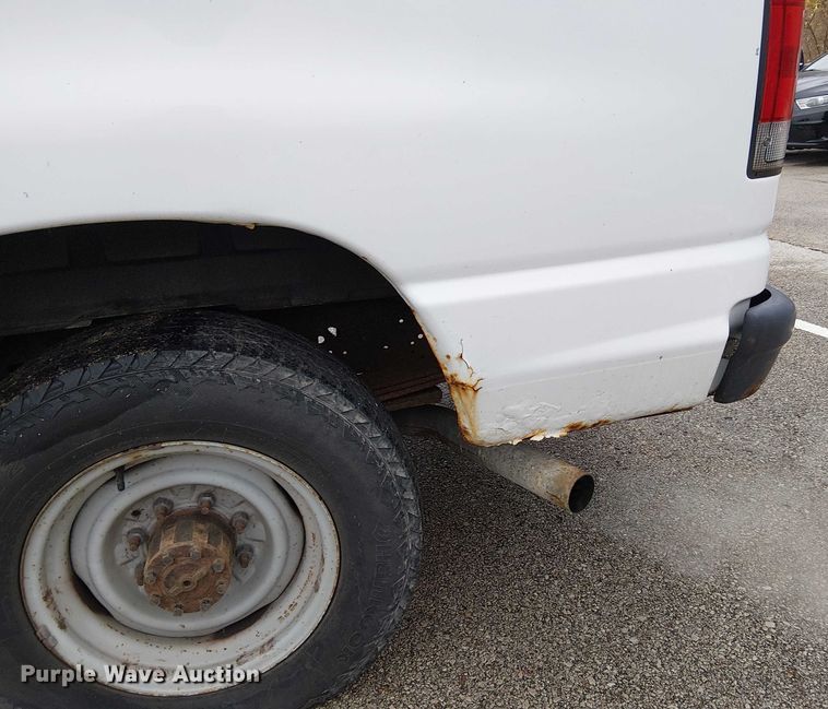 image for item FK0675 2007 Ford E350 van