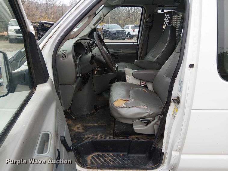image for item FK0675 2007 Ford E350 van