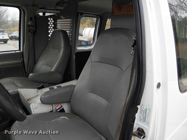 image for item FK0675 2007 Ford E350 van