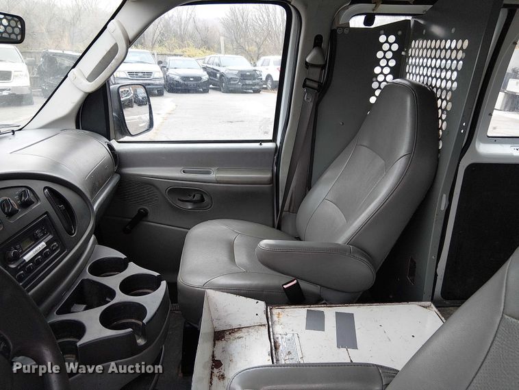 image for item FK0675 2007 Ford E350 van