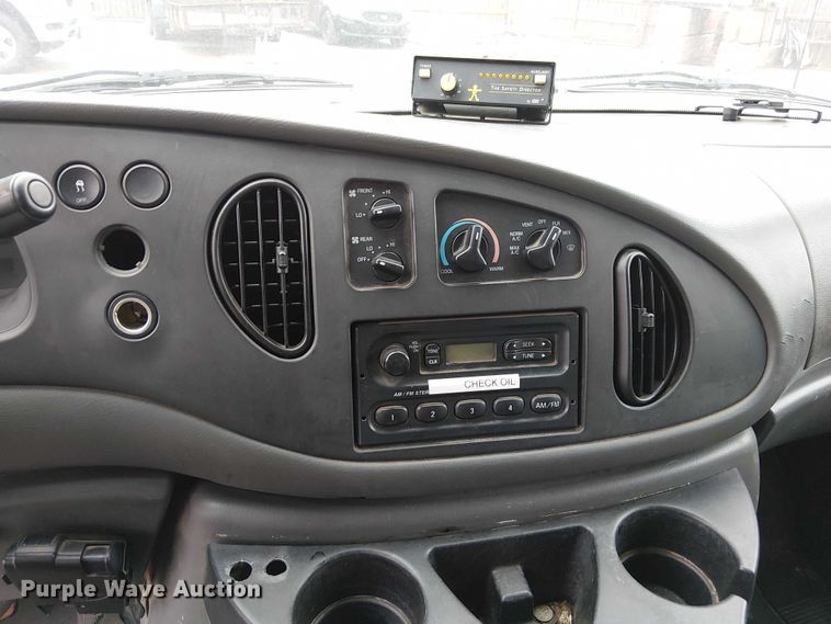 image for item FK0675 2007 Ford E350 van