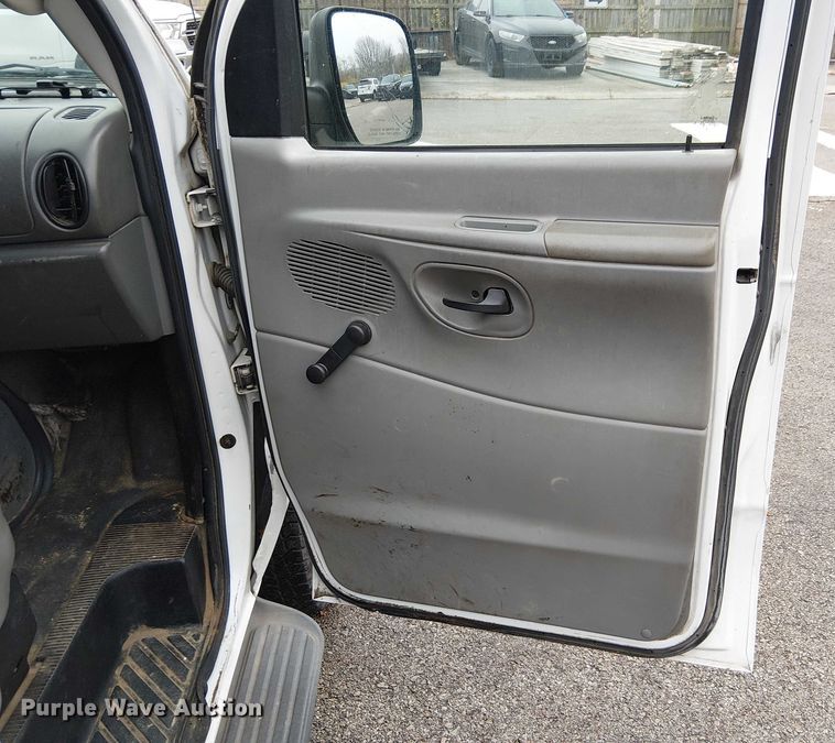 image for item FK0675 2007 Ford E350 van