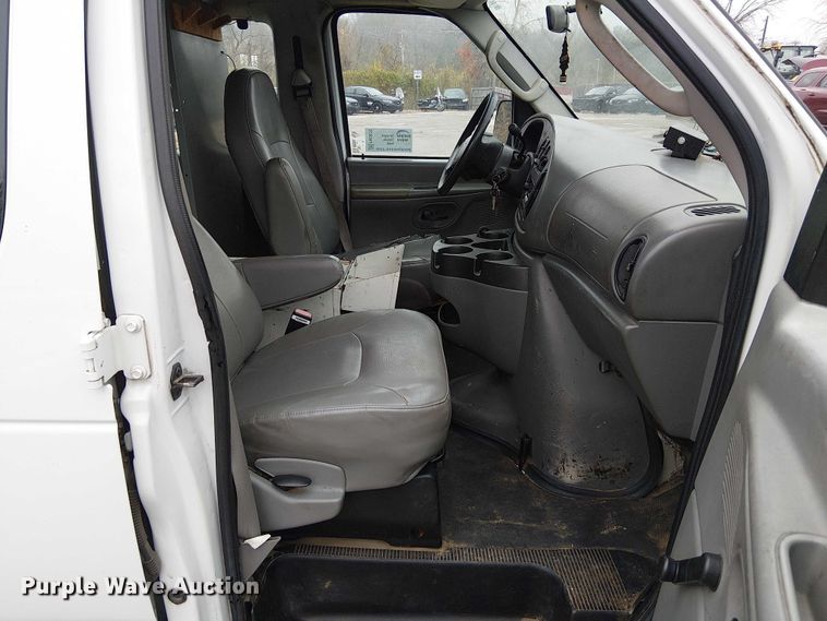 image for item FK0675 2007 Ford E350 van