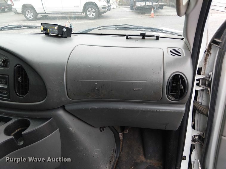 image for item FK0675 2007 Ford E350 van