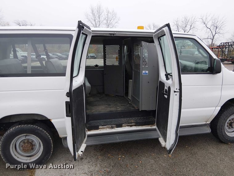 image for item FK0675 2007 Ford E350 van