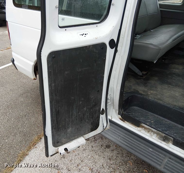 image for item FK0675 2007 Ford E350 van