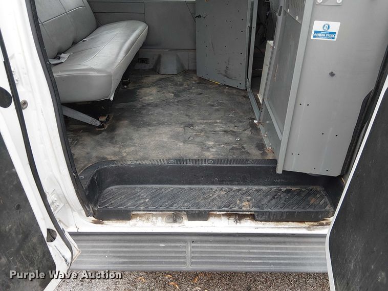 image for item FK0675 2007 Ford E350 van