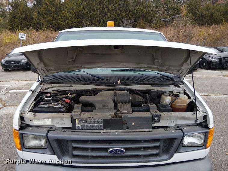 image for item FK0675 2007 Ford E350 van