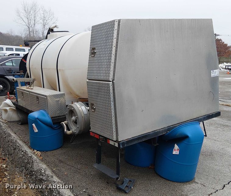 image for item FK0685 Sewer jetter truck bed