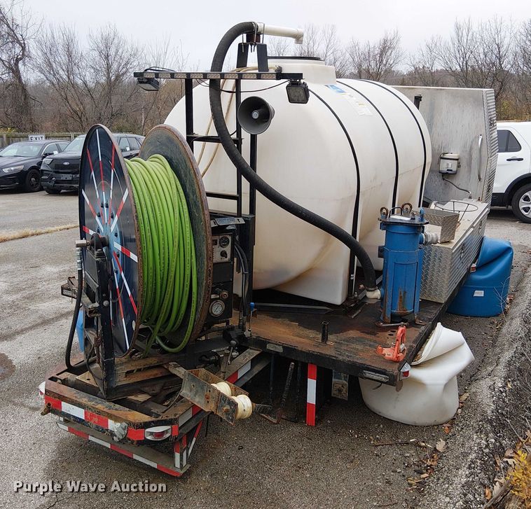 image for item FK0685 Sewer jetter truck bed