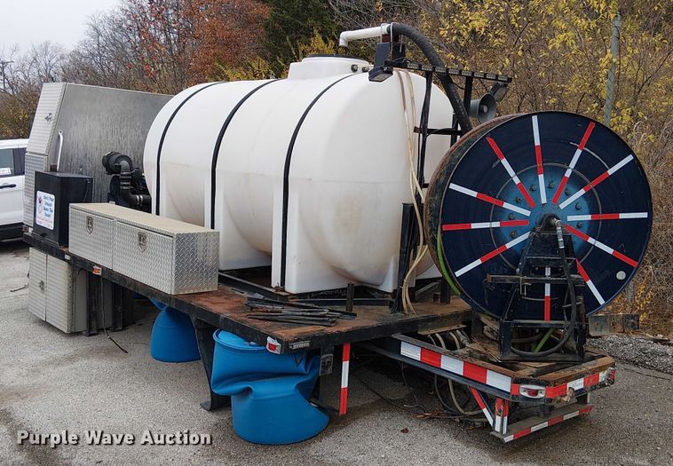 image for item FK0685 Sewer jetter truck bed