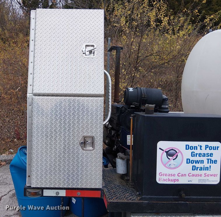 image for item FK0685 Sewer jetter truck bed