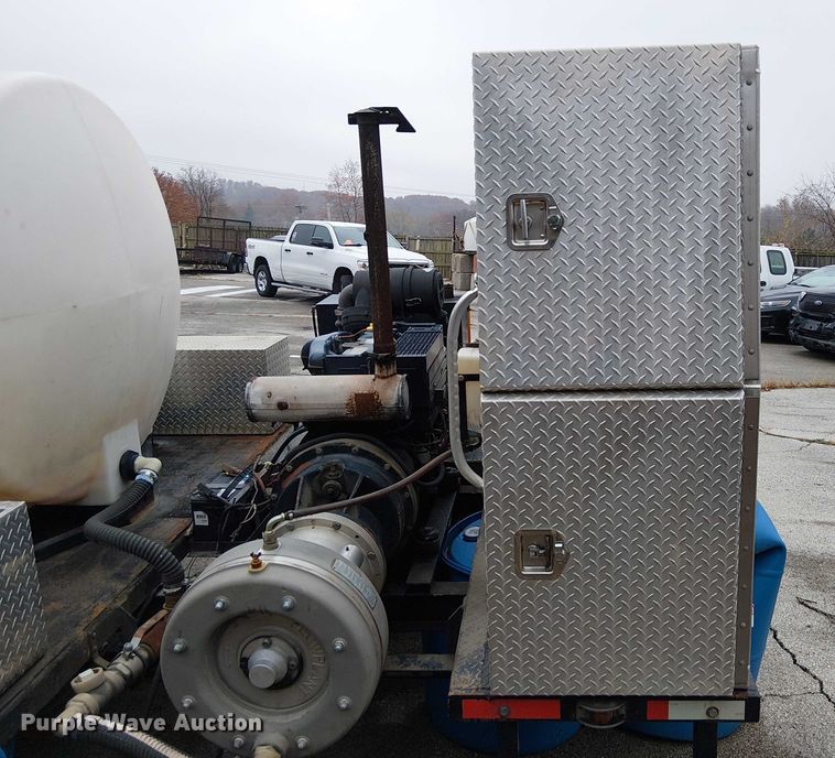 image for item FK0685 Sewer jetter truck bed