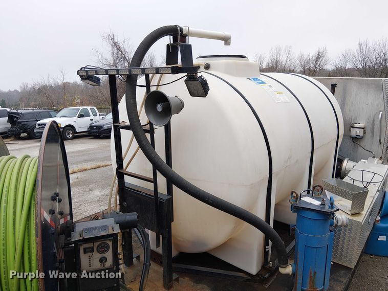 image for item FK0685 Sewer jetter truck bed