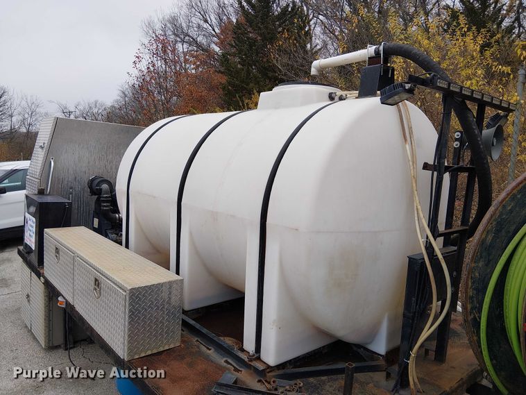 image for item FK0685 Sewer jetter truck bed