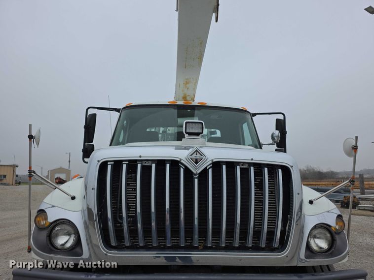 image for item FK0686 2009 International Work Star bucket truck